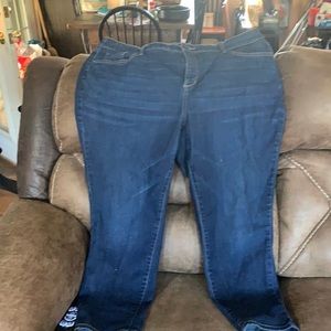 St John’s Bay skinny leg jeans size 20W